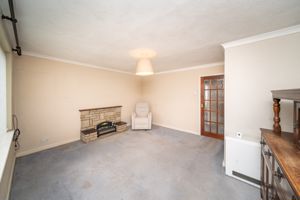 LOUNGE/DINER- click for photo gallery